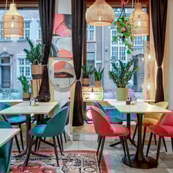Pomelo Bistro Bar